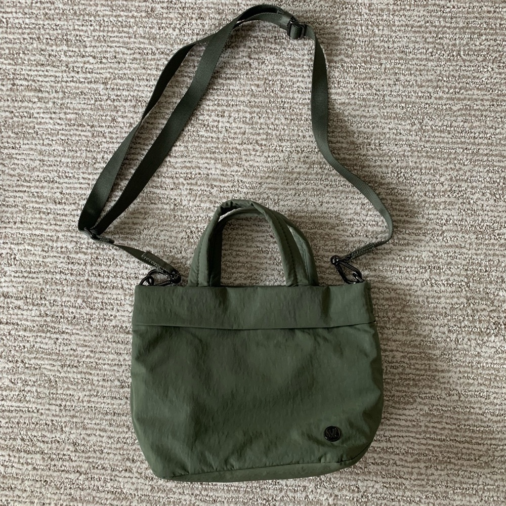 Lululemon on my level bag micro